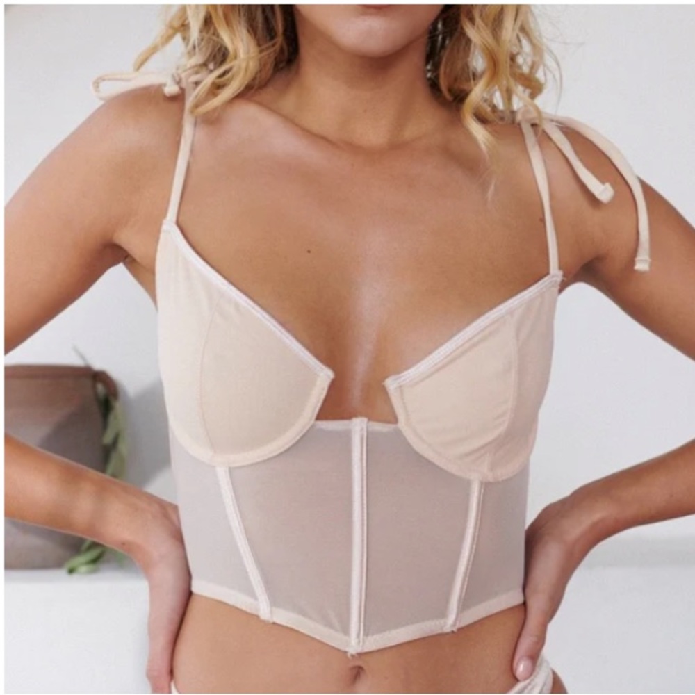 Femme Bustier Almond